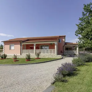 Linda In Lovrinići Ferienhaus
